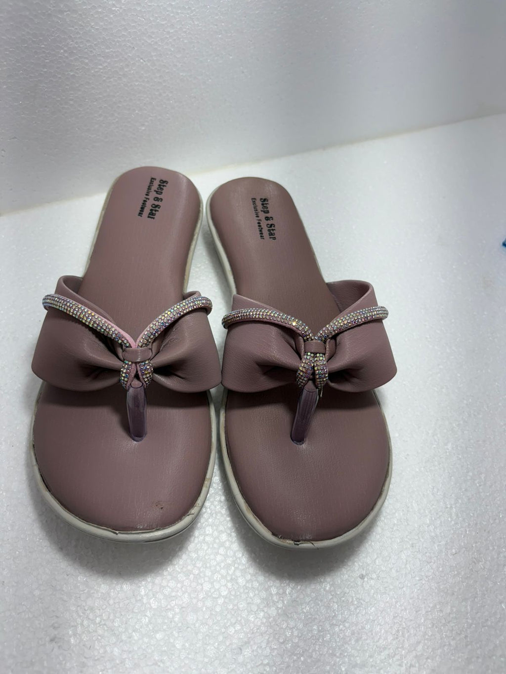 Women's Luxury Bow Flip Flops – Elegant Mauve Thong Sandals with Rhinestone Detail