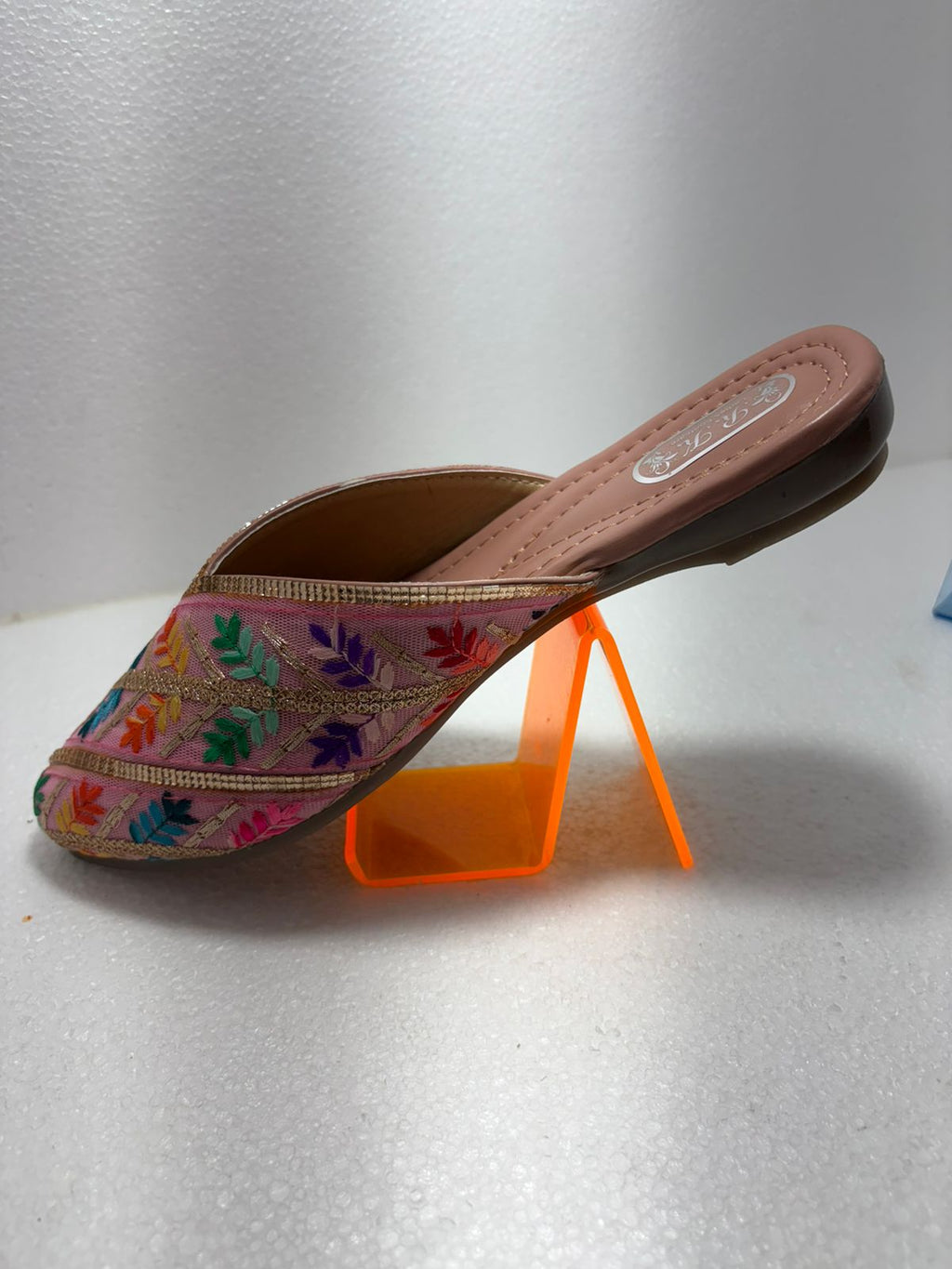 Vinayak Footwear Traditional Indian Mojari for Wedding | Sparkly Bridal Juttis for Lehenga