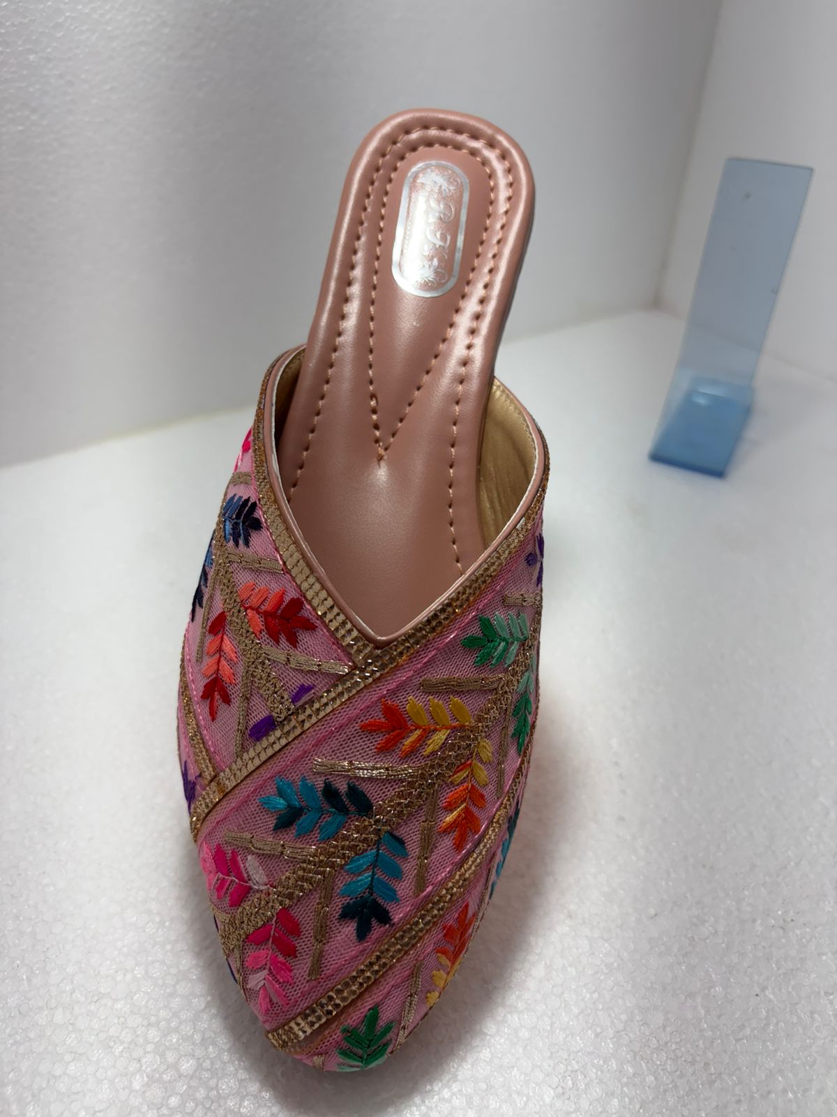 Vinayak Footwear Traditional Indian Mojari for Wedding | Sparkly Bridal Juttis for Lehenga