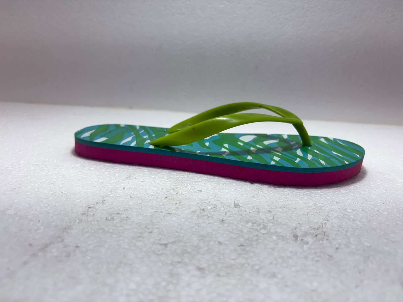 Stylish Women’s Printed Flip-Flops – Vibrant Green & Blue Summer Beach Sandals for Casual Daily Wear