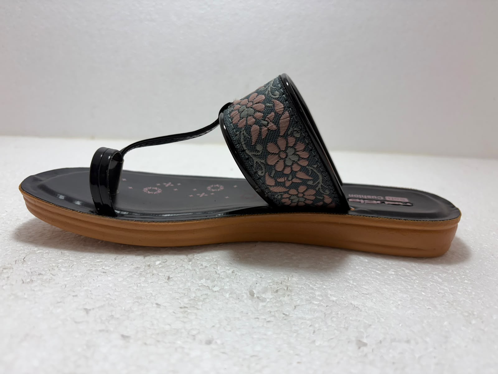 Stylish Women’s Black Soft Cushion Sandals – Elegant Floral Embellished Daily Wear Chappal