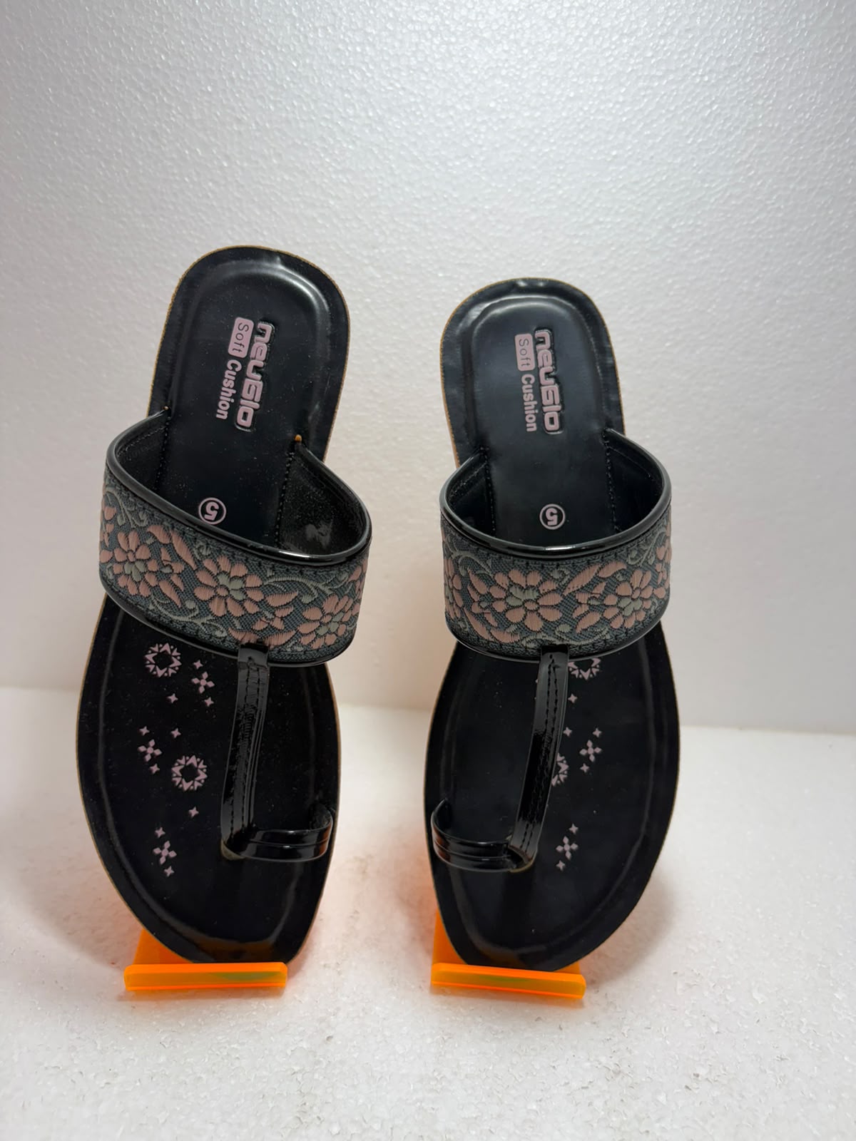 Stylish Women’s Black Soft Cushion Sandals – Elegant Floral Embellished Daily Wear Chappal