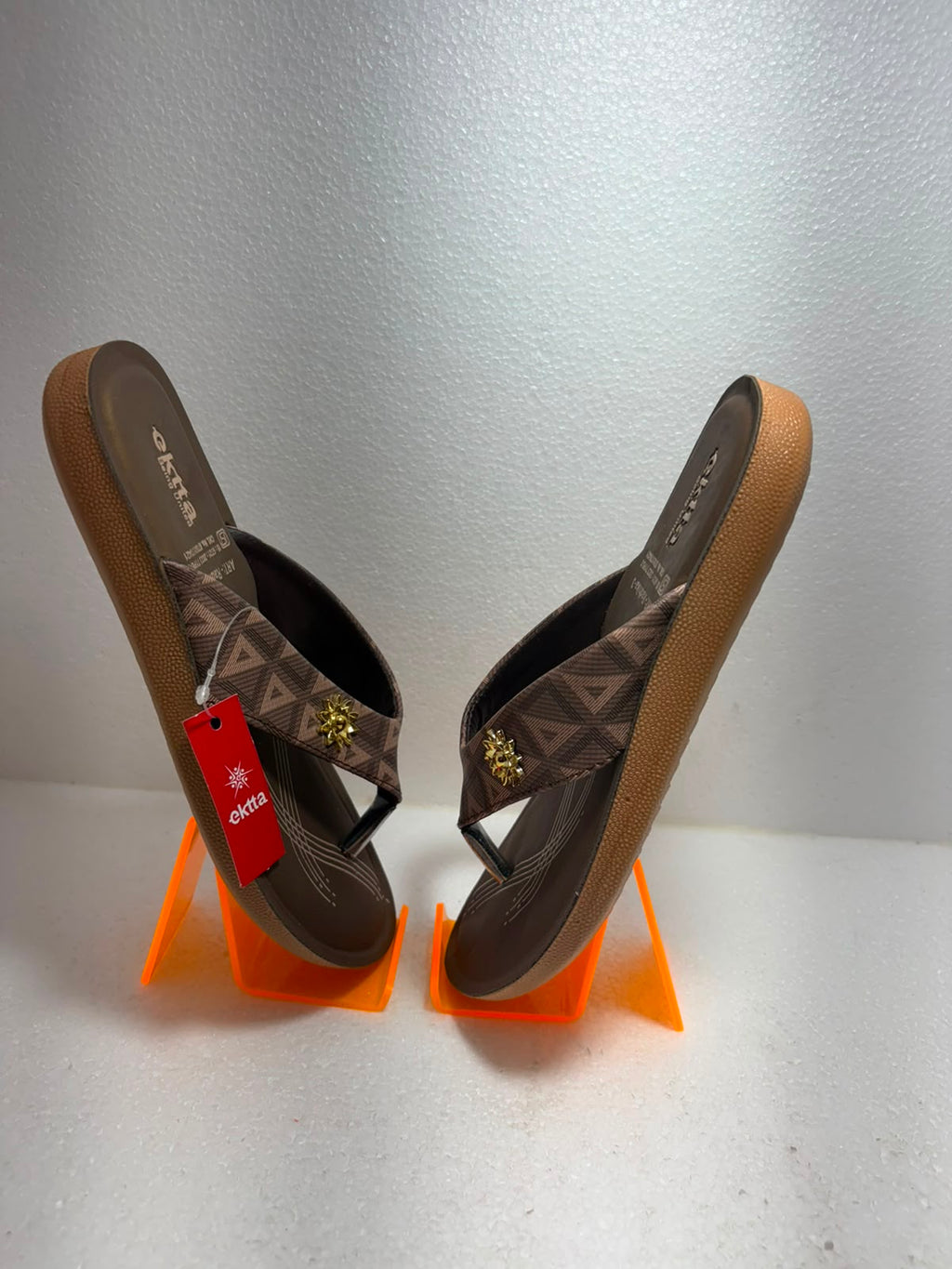 : Stylish Women’s Brown Printed Flip-Flops – Trendy Ethnic Design with Gold Accent for Daily & Casual Wear