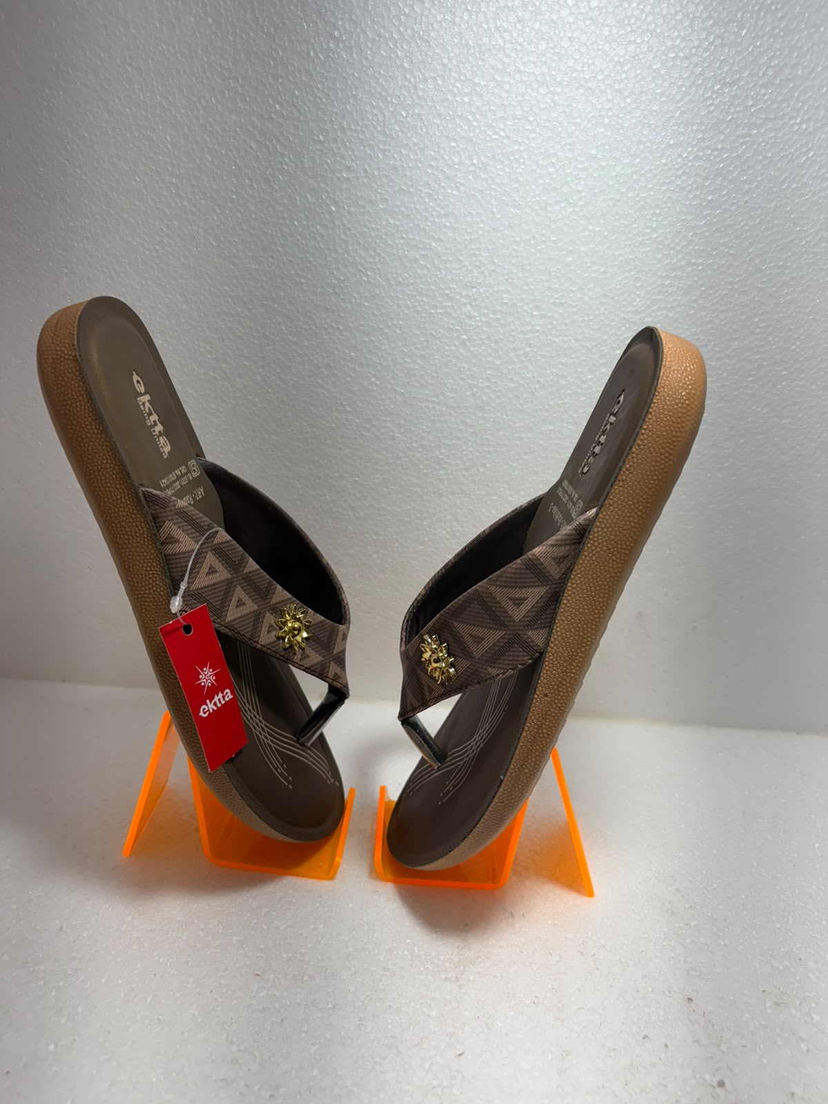 : Stylish Women’s Brown Printed Flip-Flops – Trendy Ethnic Design with Gold Accent for Daily & Casual Wear